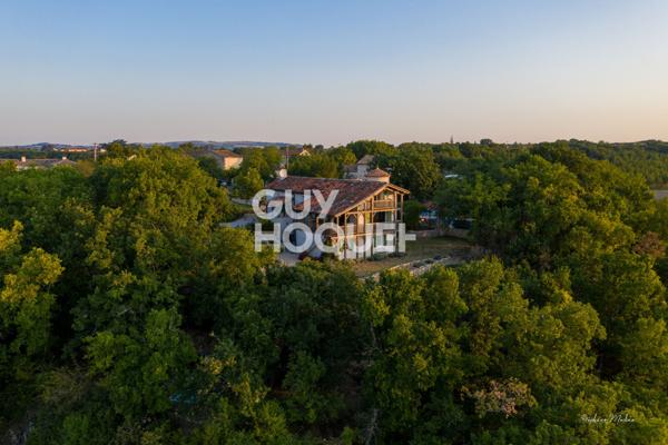 MAISON À VENDRE DE 5 PIÈCES DE 195,00 M²