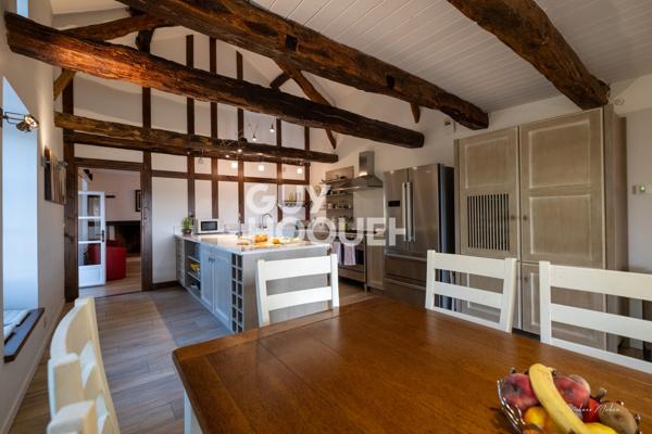 MAISON À VENDRE DE 5 PIÈCES DE 195,00 M²