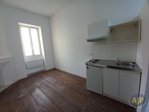 Location appartement Lesparre Medoc : 460 € - AJP Lesparre Immobilier