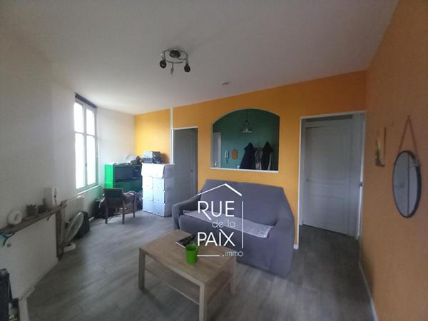 86100 CHATELLERAULT En pleins centre Châtellerault Appartement de 48 m² !