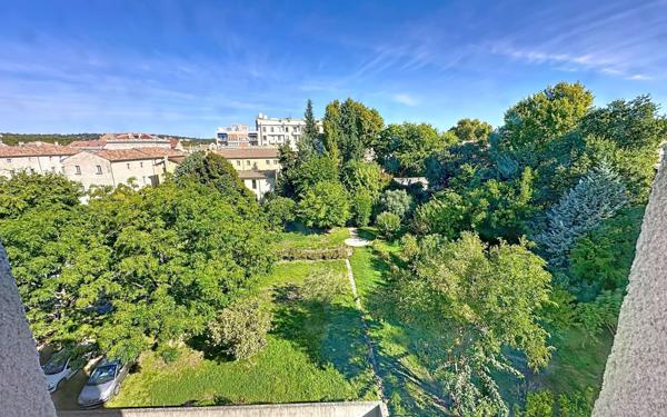 Appartement à vendre    4 pièces • 106,60 m2 Avignon