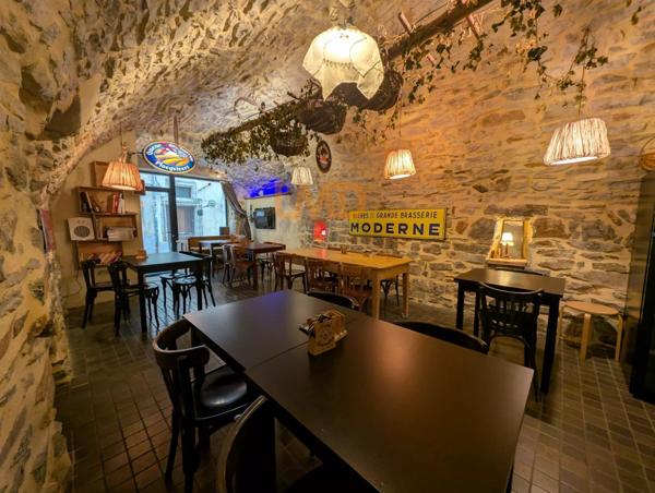 Local commercial bar a bière, Mur et Fond de commerce