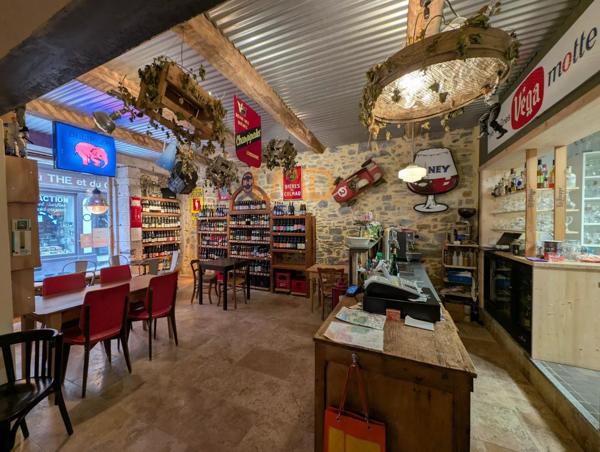 Local commercial bar a bière, Mur et Fond de commerce