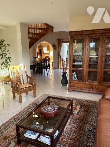 LA CHAPELLE S/ ERDRE. Maison d'architecte de 223 m² hab. sur 2437 m² de terrain. Grand Standing.