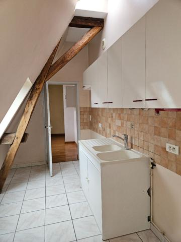 Appartement à louer dans un immeuble avec ascenseur en plein centre de Loches