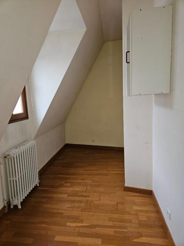 Appartement à louer dans un immeuble avec ascenseur en plein centre de Loches