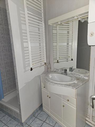 Appartement à louer dans un immeuble avec ascenseur en plein centre de Loches