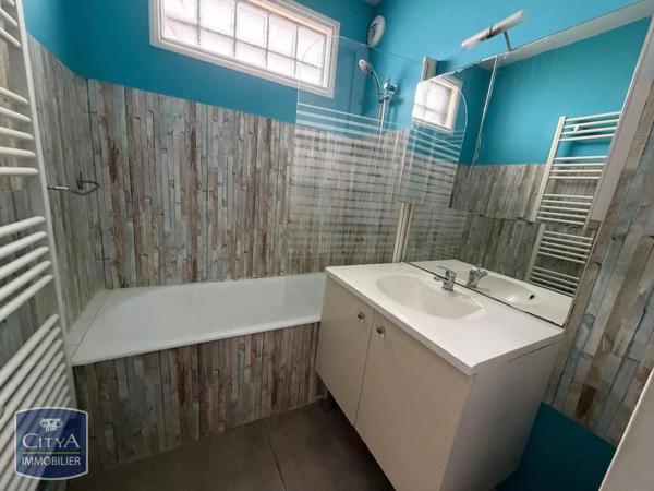Appartement à louer 2 pièces 49.47m² Châteauroux (36000)