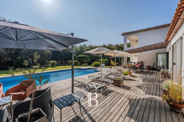 Aix-en-Provence, Propriété 6 Chambres -  235 m² à vendre