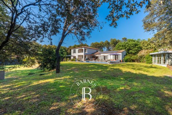Aix-en-Provence, Propriété 6 Chambres -  235 m² à vendre