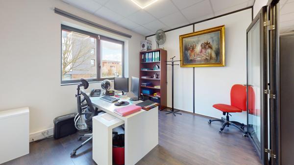 Bureau 8 pièces - 186 m² Exclusivité