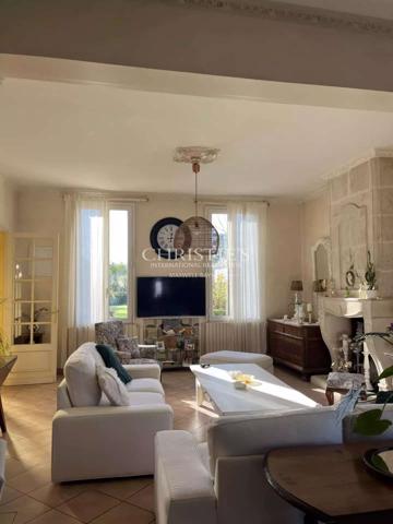 Charmante maison de maître au style girondine, proche de Libourne