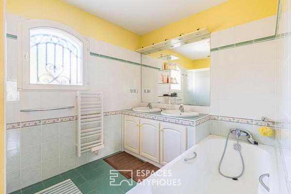 Élégante maison familiale de 183 m² avec cinéma immersif