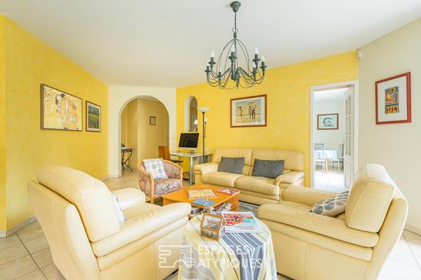 Élégante maison familiale de 183 m² avec cinéma immersif