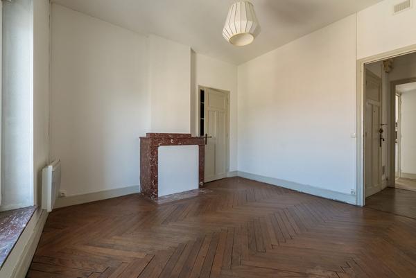 CARCASSONNE – GAMBETTA Appartement T3 70m² traversant avec vue Cité à deux pas du square Gambetta