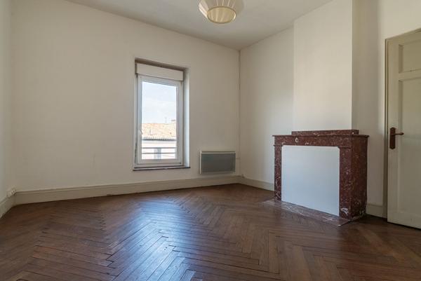 CARCASSONNE – GAMBETTA Appartement T3 70m² traversant avec vue Cité à deux pas du square Gambetta