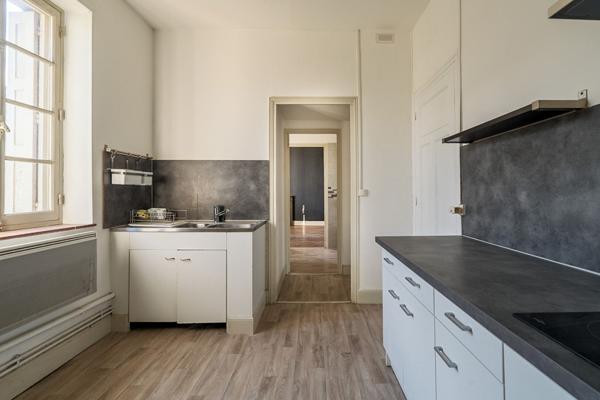 CARCASSONNE – GAMBETTA Appartement T3 70m² traversant avec vue Cité à deux pas du square Gambetta