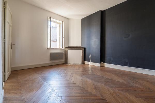 CARCASSONNE – GAMBETTA Appartement T3 70m² traversant avec vue Cité à deux pas du square Gambetta