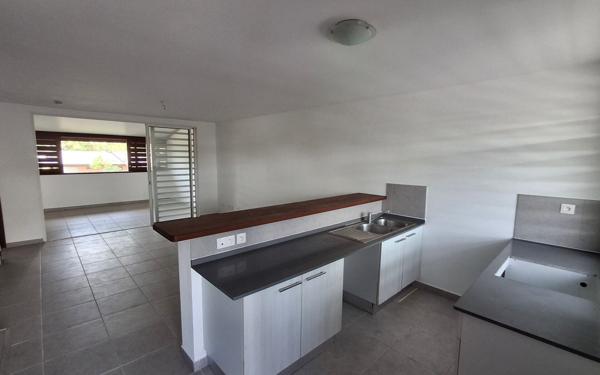 Appartement à vendre    4 pièces • 76,56 m2 Remire-Montjoly