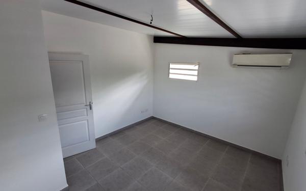 Appartement à vendre    4 pièces • 76,56 m2 Remire-Montjoly