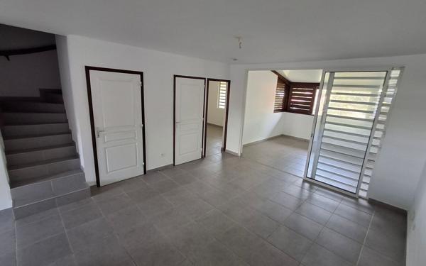 Appartement à vendre    4 pièces • 76,56 m2 Remire-Montjoly