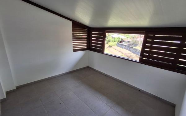 Appartement à vendre    4 pièces • 76,56 m2 Remire-Montjoly