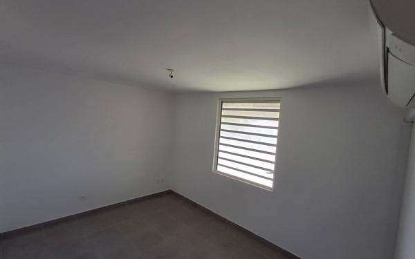 Appartement à vendre    4 pièces • 76,56 m2 Remire-Montjoly