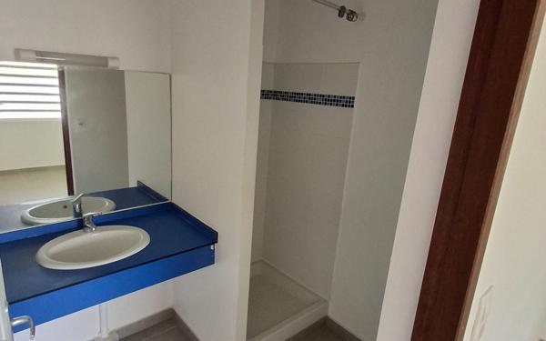 Appartement à vendre    4 pièces • 76,56 m2 Remire-Montjoly