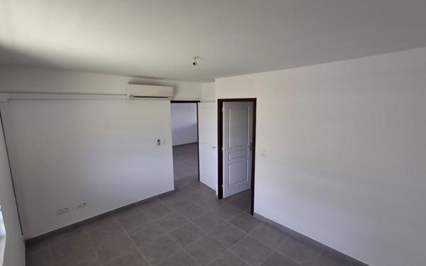 Appartement à vendre    4 pièces • 76,56 m2 Remire-Montjoly