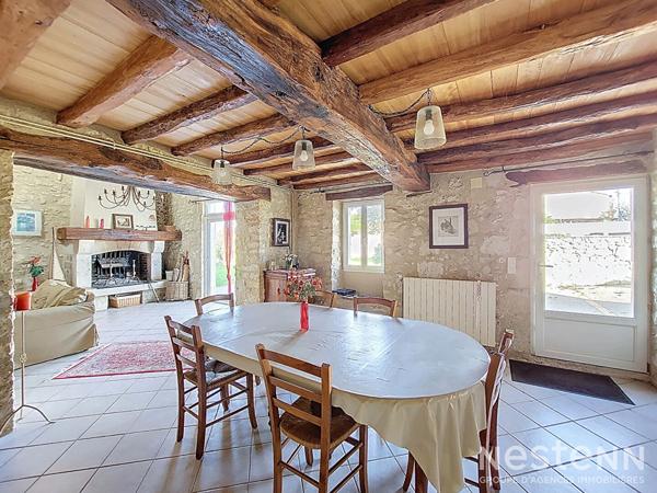 A Vendre Maison en pierre rénovée de 175 m² avec jardin et garage dans un hameau de Condom