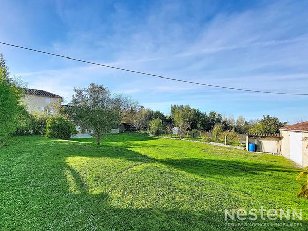 A Vendre Maison en pierre rénovée de 175 m² avec jardin et garage dans un hameau de Condom