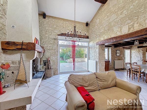 A Vendre Maison en pierre rénovée de 175 m² avec jardin et garage dans un hameau de Condom