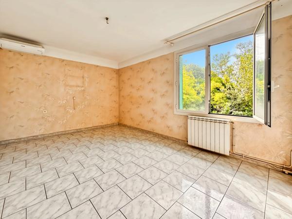 🏡 Maison familiale avec jardin, annexe et fort potentiel – 140 m² habitables sur 439 m² de parcelle