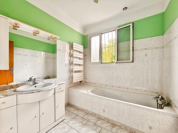 🏡 Maison familiale avec jardin, annexe et fort potentiel – 140 m² habitables sur 439 m² de parcelle