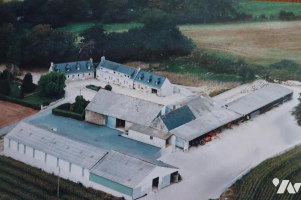 Un corps de ferme avec des dépendances - Pluguffan