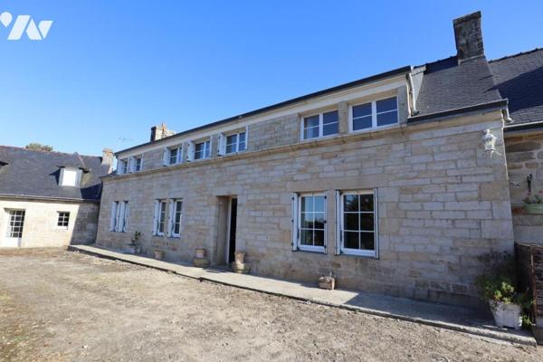 Un corps de ferme avec des dépendances - Pluguffan