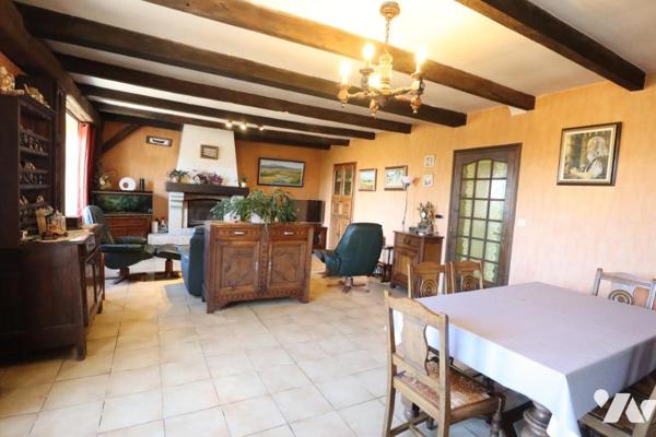 Un corps de ferme avec des dépendances - Pluguffan