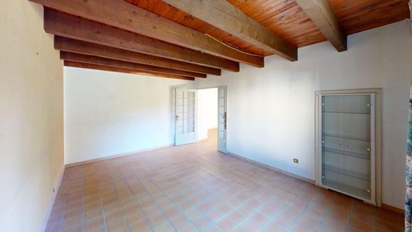 Maison familiale 6 pièces de 132 m² avec jardin, garage et dépendances