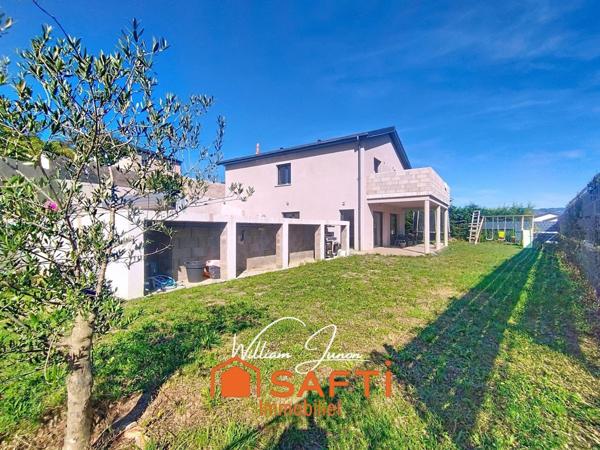 Maison moderne, récente et aux belles prestations