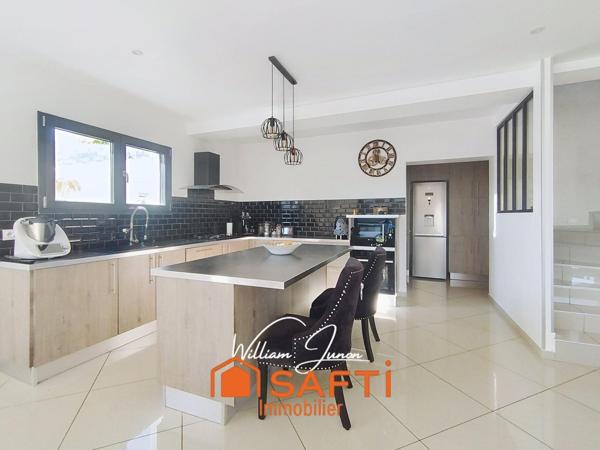 Maison moderne, récente et aux belles prestations