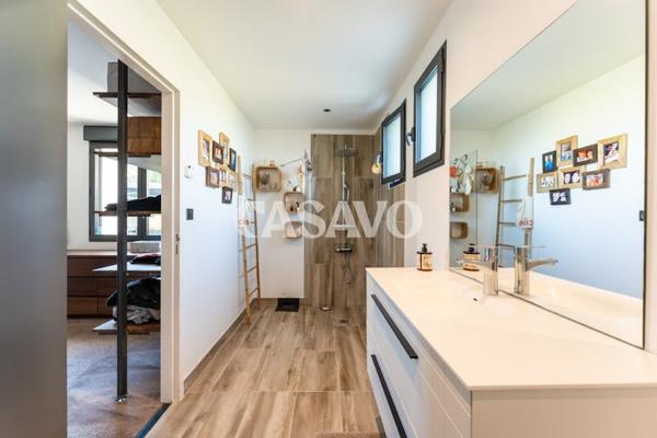 Vente Maison 7 pièces de 220m² - 13100 Aix-en-Provence