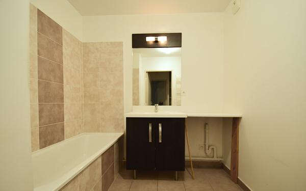 Appartement à louer    3 pièces •  Saint-Priest