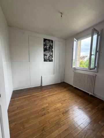 CHARMANTE MAISON IDÉALEMENT SITUÉE AU COEUR D'ENGHIEN LES BAINS - GARE - COMMERCES , Enghien les bains