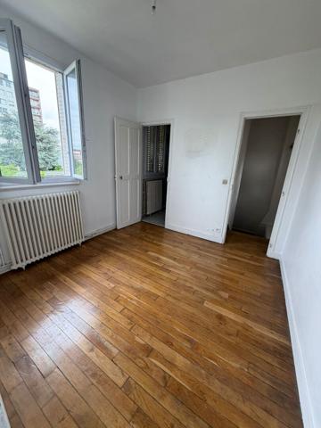 CHARMANTE MAISON IDÉALEMENT SITUÉE AU COEUR D'ENGHIEN LES BAINS - GARE - COMMERCES , Enghien les bains
