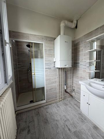CHARMANTE MAISON IDÉALEMENT SITUÉE AU COEUR D'ENGHIEN LES BAINS - GARE - COMMERCES , Enghien les bains