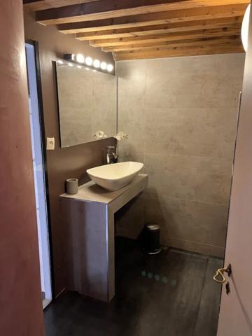 STUDIO A LOUER - LYON 5EME ARRONDISSEMENT Saint-Jean 49 m 2 1 190 € charges comprises par mois