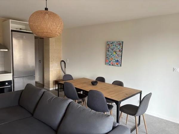 APPARTEMENT T4 A LOUER - CALUIRE ET CUIRE Saint-Clair 68.84 m 2 1 360 € charges comprises par mois