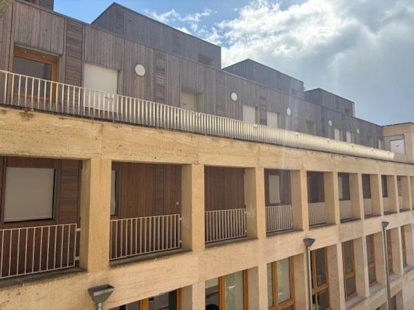 APPARTEMENT T4 A LOUER - CALUIRE ET CUIRE Saint-Clair 68.84 m 2 1 360 € charges comprises par mois