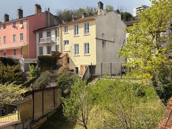 APPARTEMENT T4 A LOUER - CALUIRE ET CUIRE Saint-Clair 68.84 m 2 1 360 € charges comprises par mois