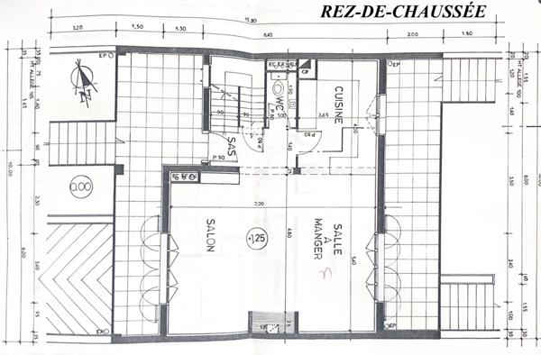 À deux pas du parc Montreau et à 15 min du métro La Dhuys (Ligne 11), spacieuse maison familiale offrant volumes, luminosité et fort potentiel.